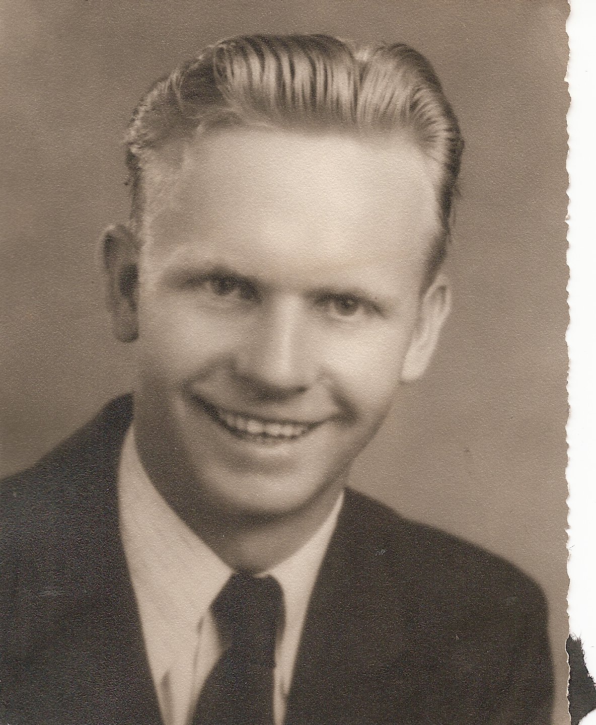 Conrad Lamar Bosshardt (1916 - 2003) Profile